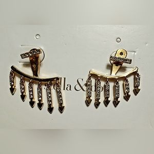 STELLA AND DOT Annex Gold Ear Climber.